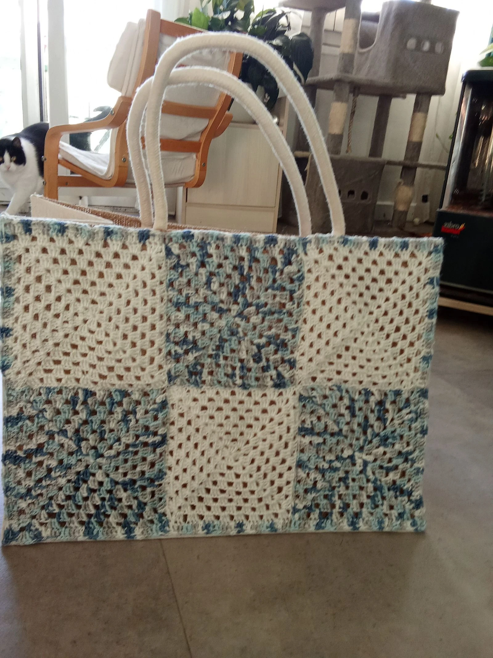 Sac toile de jute fait en crochet 